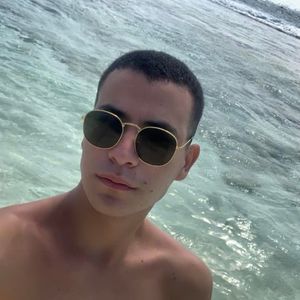 Meet your Posher, Hernán